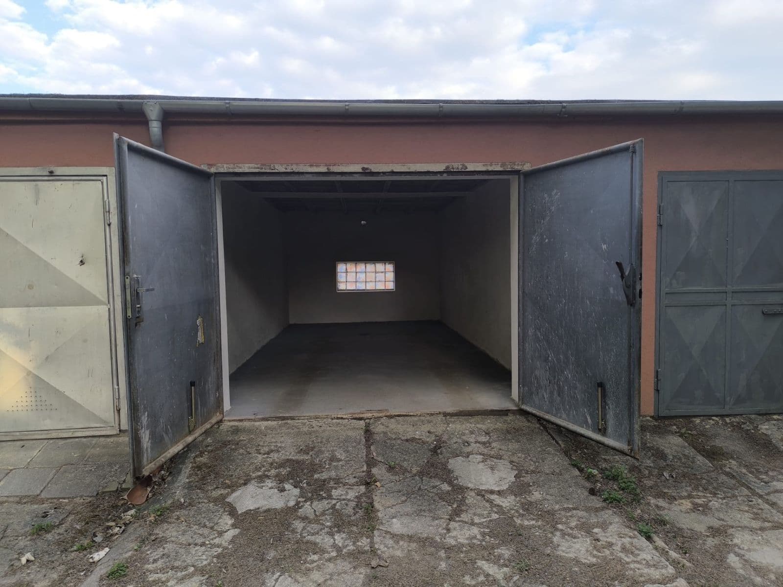 garage for sale, 23 m², J. A. Komenského, Zbýšov, Jihomoravský Region garage for sale, 23 m², J. A. Komenského, Zbýšov, Jihomoravský Region