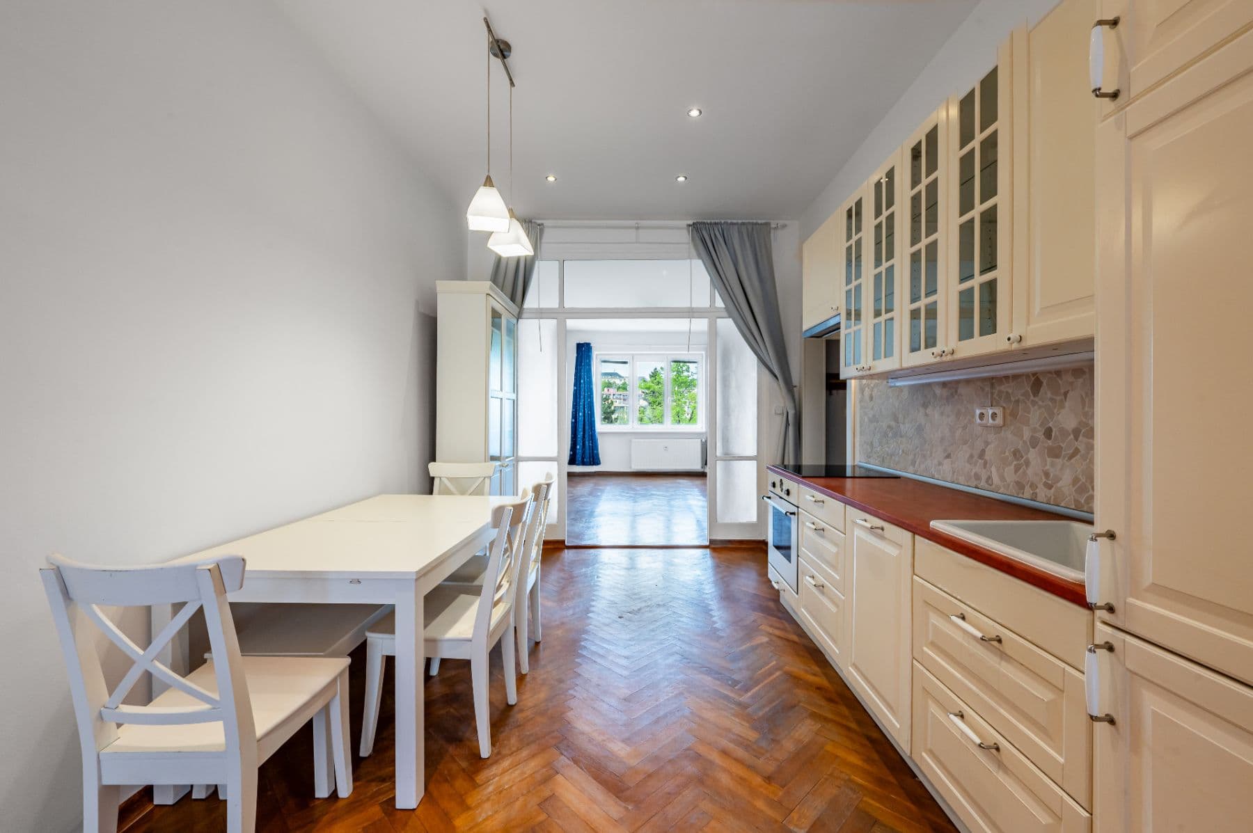 2 bedroom with open-plan kitchen flat to rent, 80 m², Bělohorská, Prague, Prague 2 bedroom with open-plan kitchen flat to rent, 80 m², Bělohorská, Prague, Prague