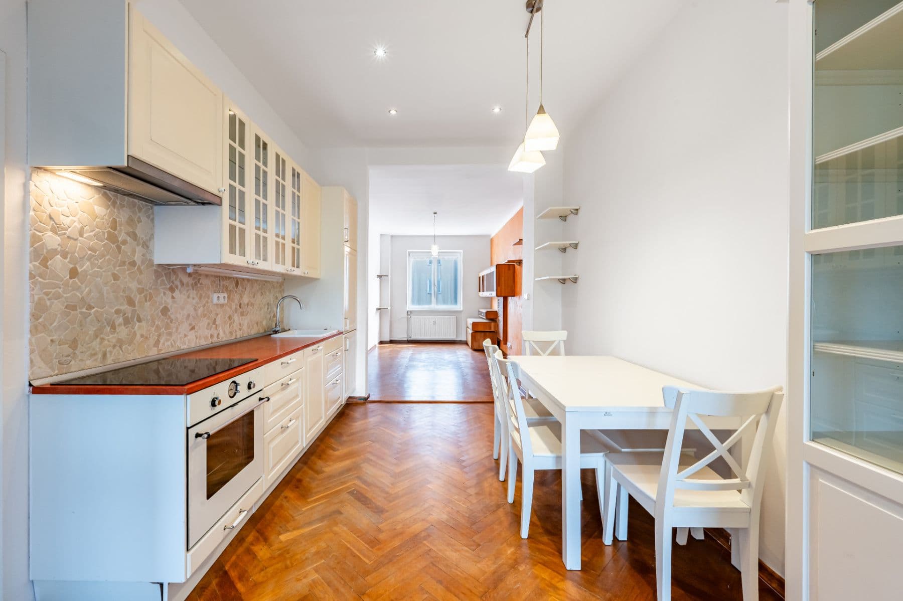 2 bedroom with open-plan kitchen flat to rent, 80 m², Bělohorská, Prague, Prague 2 bedroom with open-plan kitchen flat to rent, 80 m², Bělohorská, Prague, Prague