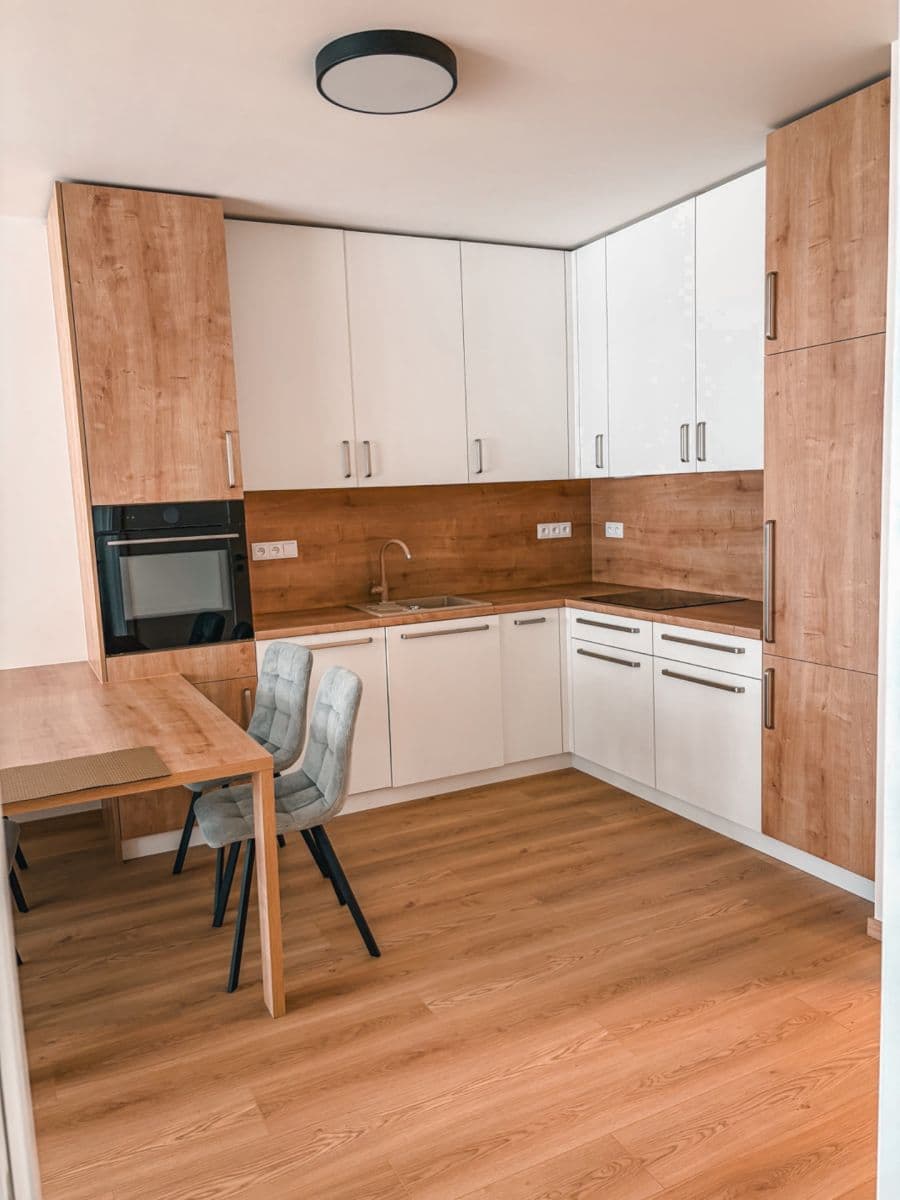 1 bedroom with open-plan kitchen flat to rent, 56 m², Poděbradská, Prague, Prague 1 bedroom with open-plan kitchen flat to rent, 56 m², Poděbradská, Prague, Prague