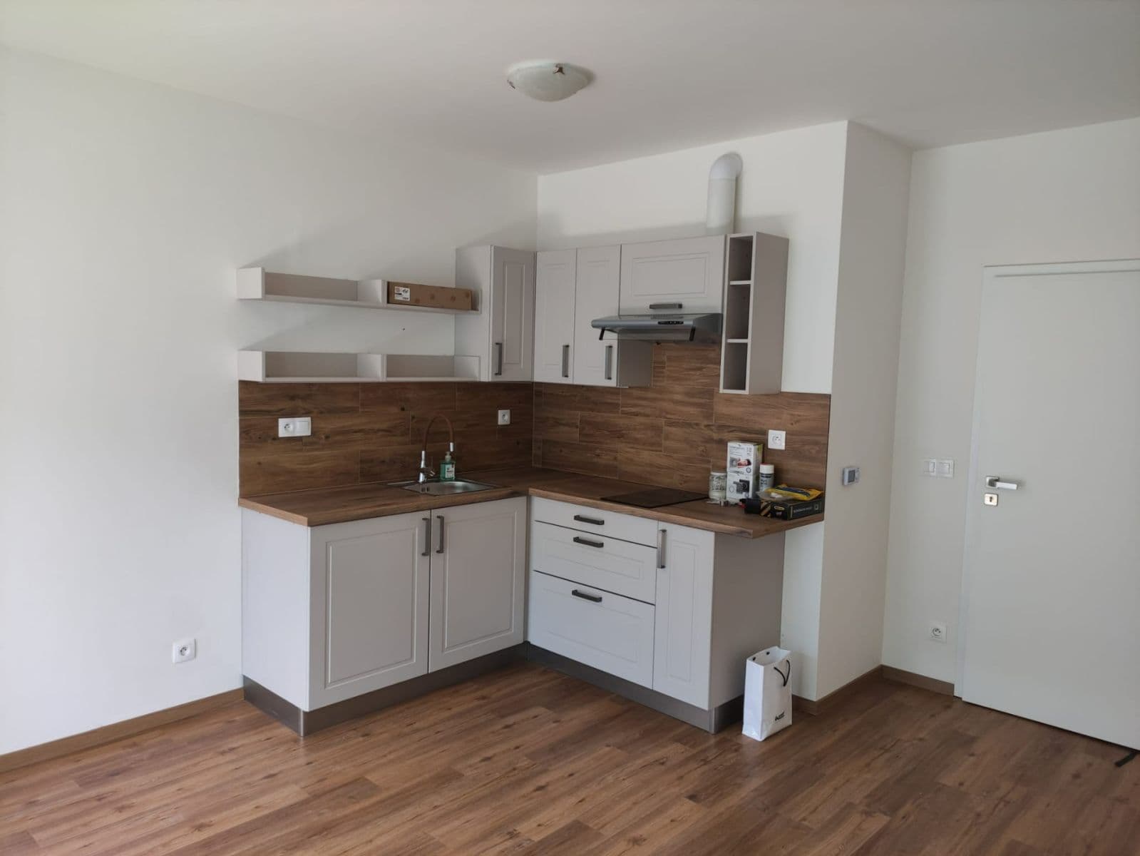 Studio flat to rent, 33 m², Hrnčířská, Uhlířské Janovice, Středočeský Region Studio flat to rent, 33 m², Hrnčířská, Uhlířské Janovice, Středočeský Region