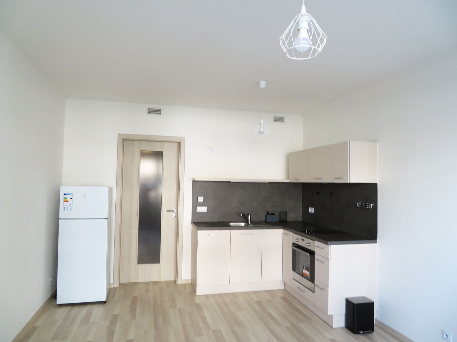 Studio flat to rent, 29 m², Do Zahrádek Ⅰ, Prague, Prague Studio flat to rent, 29 m², Do Zahrádek Ⅰ, Prague, Prague