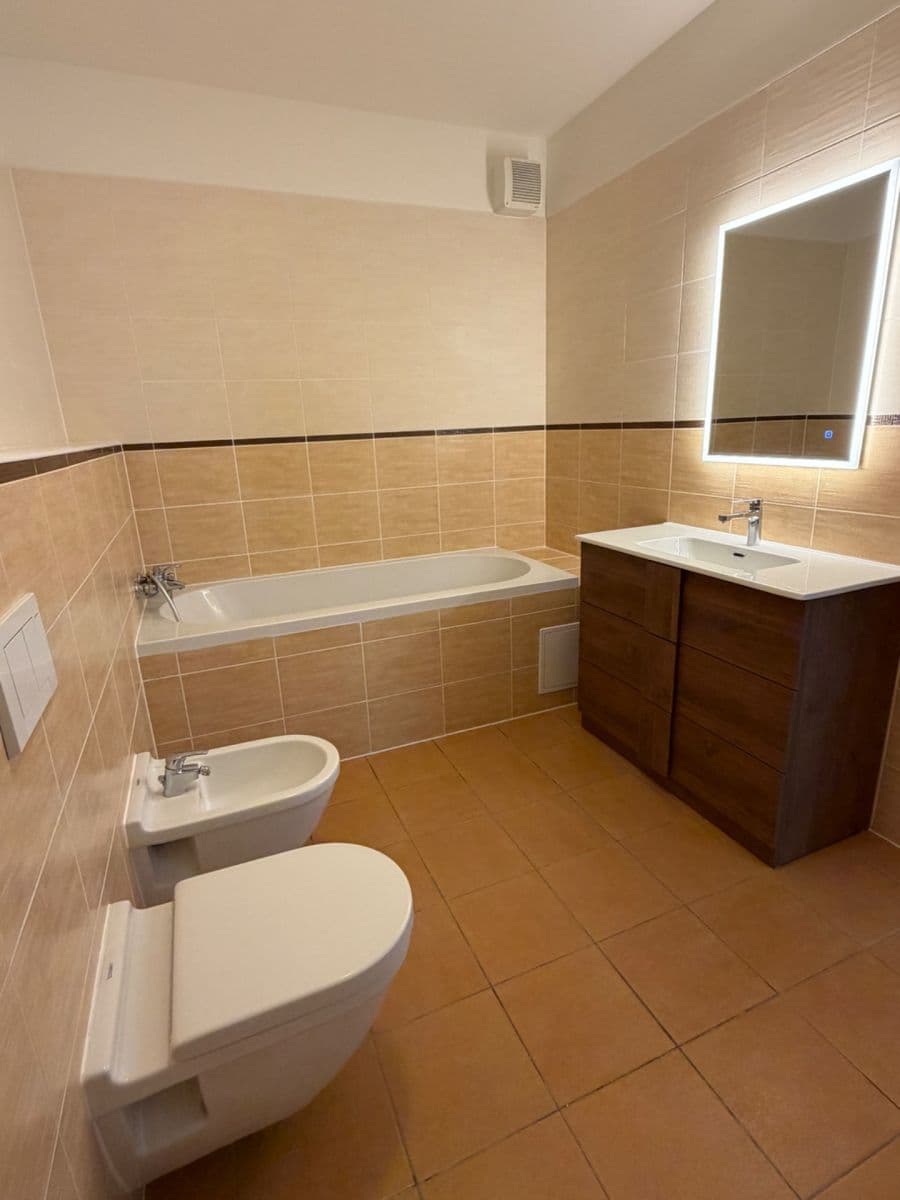 2 bedroom with open-plan kitchen flat to rent, 85 m², Vidoulská, Prague, Prague 2 bedroom with open-plan kitchen flat to rent, 85 m², Vidoulská, Prague, Prague