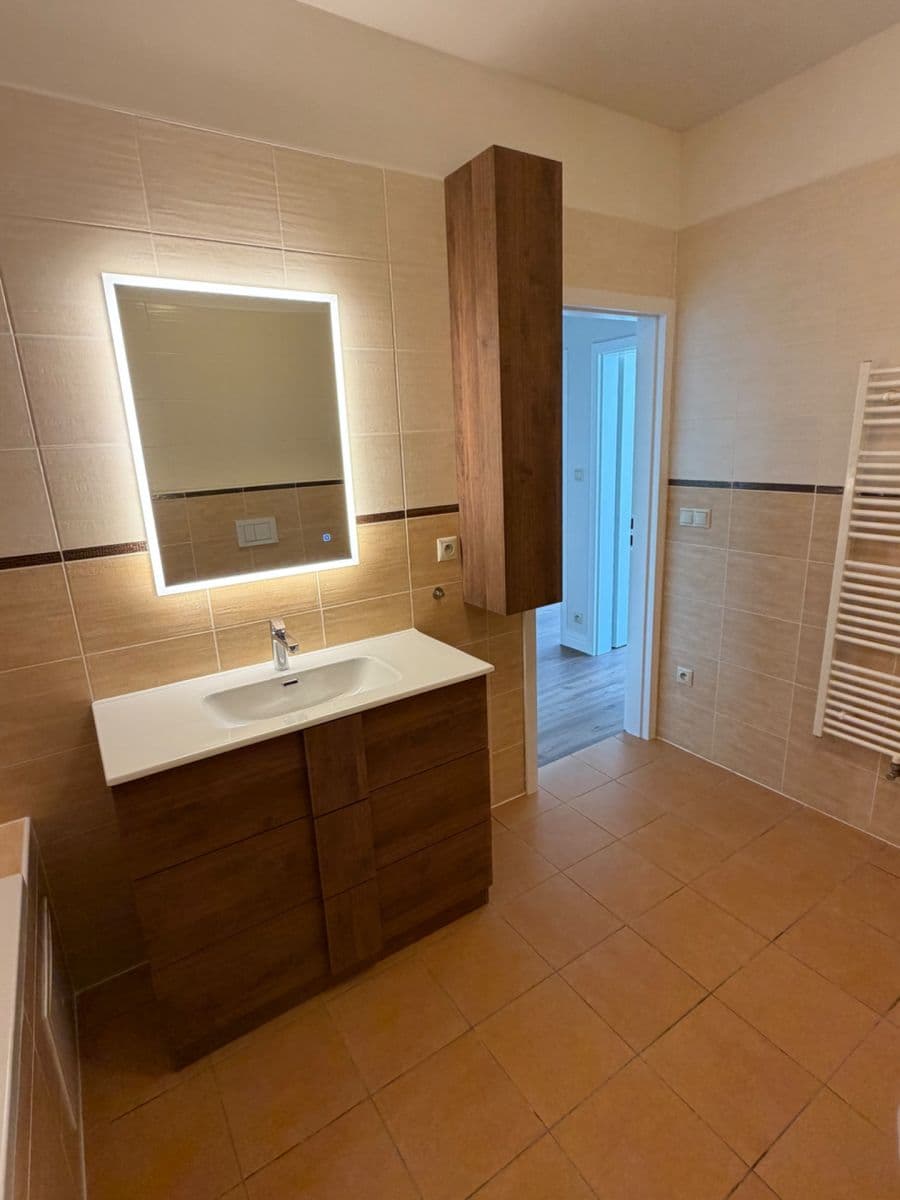 2 bedroom with open-plan kitchen flat to rent, 85 m², Vidoulská, Prague, Prague 2 bedroom with open-plan kitchen flat to rent, 85 m², Vidoulská, Prague, Prague