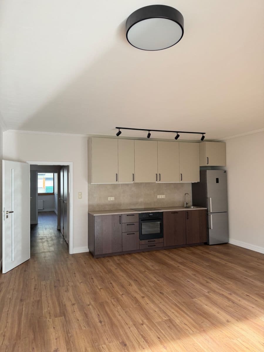 2 bedroom with open-plan kitchen flat to rent, 85 m², Vidoulská, Prague, Prague 2 bedroom with open-plan kitchen flat to rent, 85 m², Vidoulská, Prague, Prague