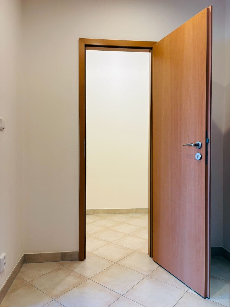 Studio flat to rent, 33 m², Mattioliho, Prague, Prague Studio flat to rent, 33 m², Mattioliho, Prague, Prague