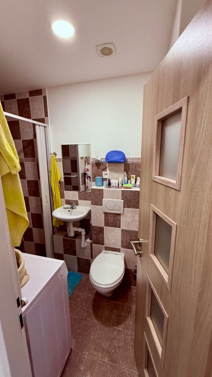 Studio flat to rent, 30 m², Palackého náměstí, Řevnice, Středočeský Region Studio flat to rent, 30 m², Palackého náměstí, Řevnice, Středočeský Region