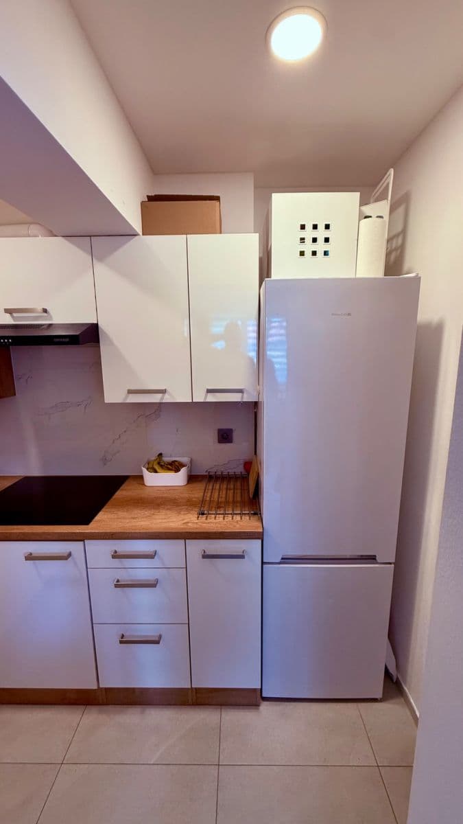 Studio flat to rent, 30 m², Palackého náměstí, Řevnice, Středočeský Region Studio flat to rent, 30 m², Palackého náměstí, Řevnice, Středočeský Region