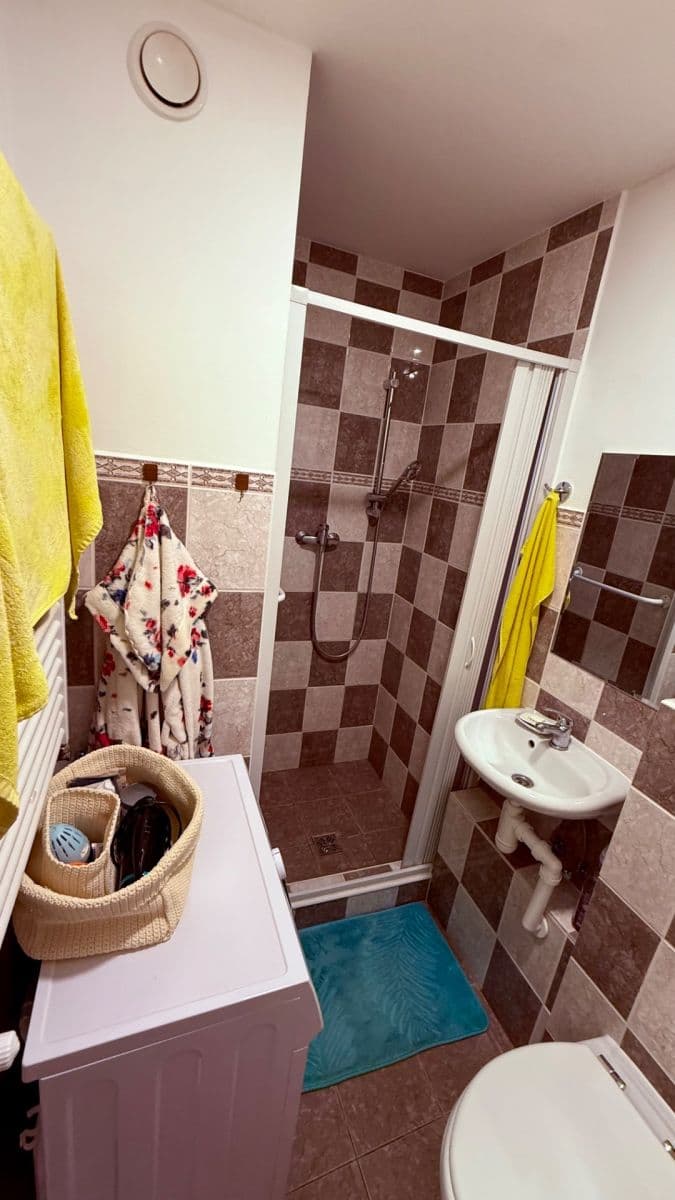 Studio flat to rent, 30 m², Palackého náměstí, Řevnice, Středočeský Region Studio flat to rent, 30 m², Palackého náměstí, Řevnice, Středočeský Region