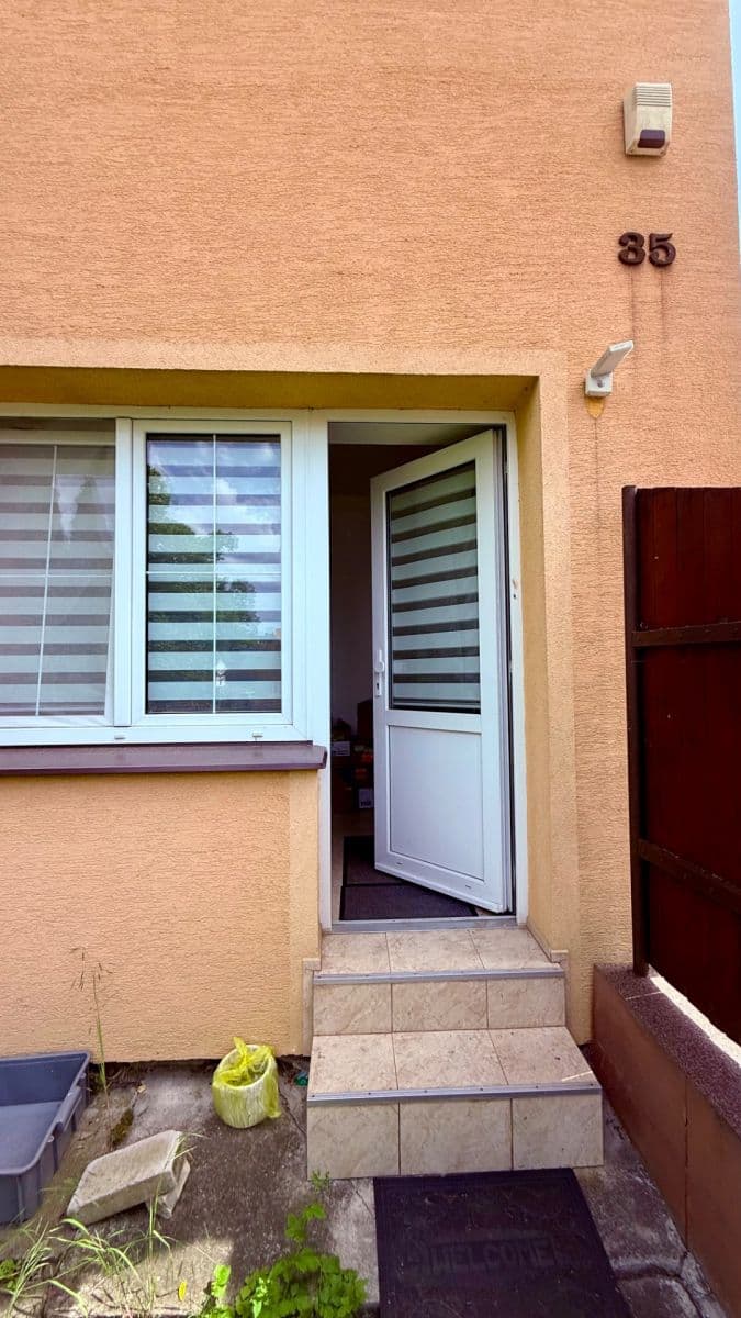 Studio flat to rent, 30 m², Palackého náměstí, Řevnice, Středočeský Region Studio flat to rent, 30 m², Palackého náměstí, Řevnice, Středočeský Region