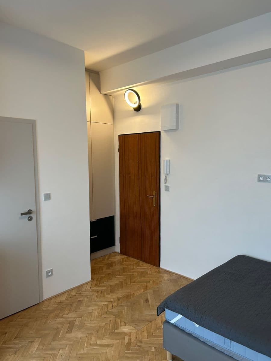 Studio flat to rent, 18 m², Na Šťáhlavce, Prague, Prague Studio flat to rent, 18 m², Na Šťáhlavce, Prague, Prague