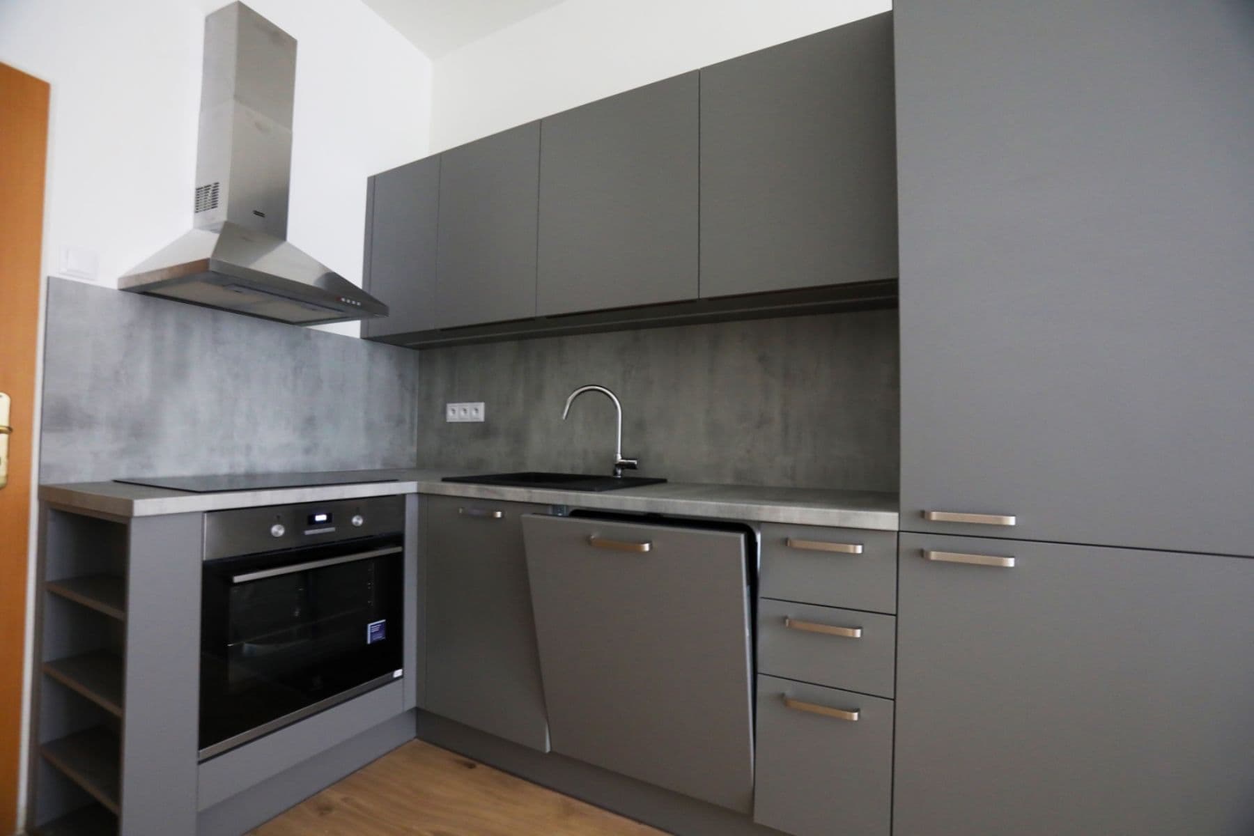 Studio flat to rent, 30 m², Francouzská, Prague, Prague Studio flat to rent, 30 m², Francouzská, Prague, Prague