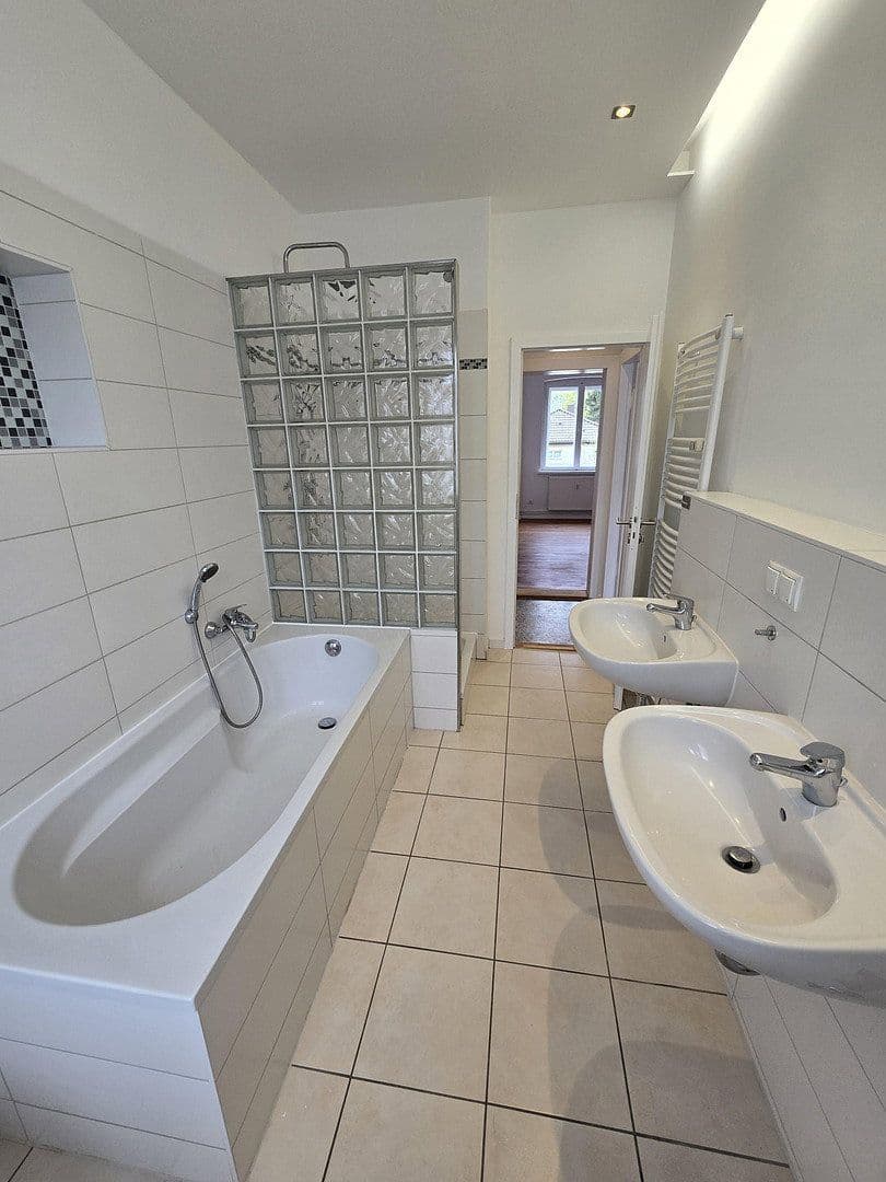 3 bedroom with open-plan kitchen flat to rent, 114 m², Gerhart-Hauptmann Straße 43/45, Teltow, Brandenburg 3 bedroom with open-plan kitchen flat to rent, 114 m², Gerhart-Hauptmann Straße 43/45, Teltow, Brandenburg