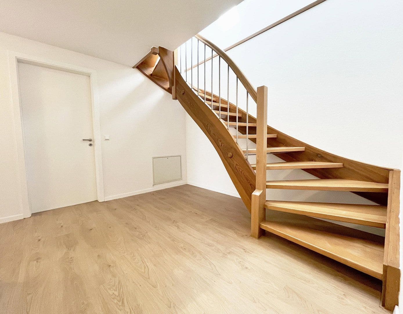 2 bedroom with open-plan kitchen flat to rent, 103 m², Pforzheim, Baden-Württemberg 2 bedroom with open-plan kitchen flat to rent, 103 m², Pforzheim, Baden-Württemberg