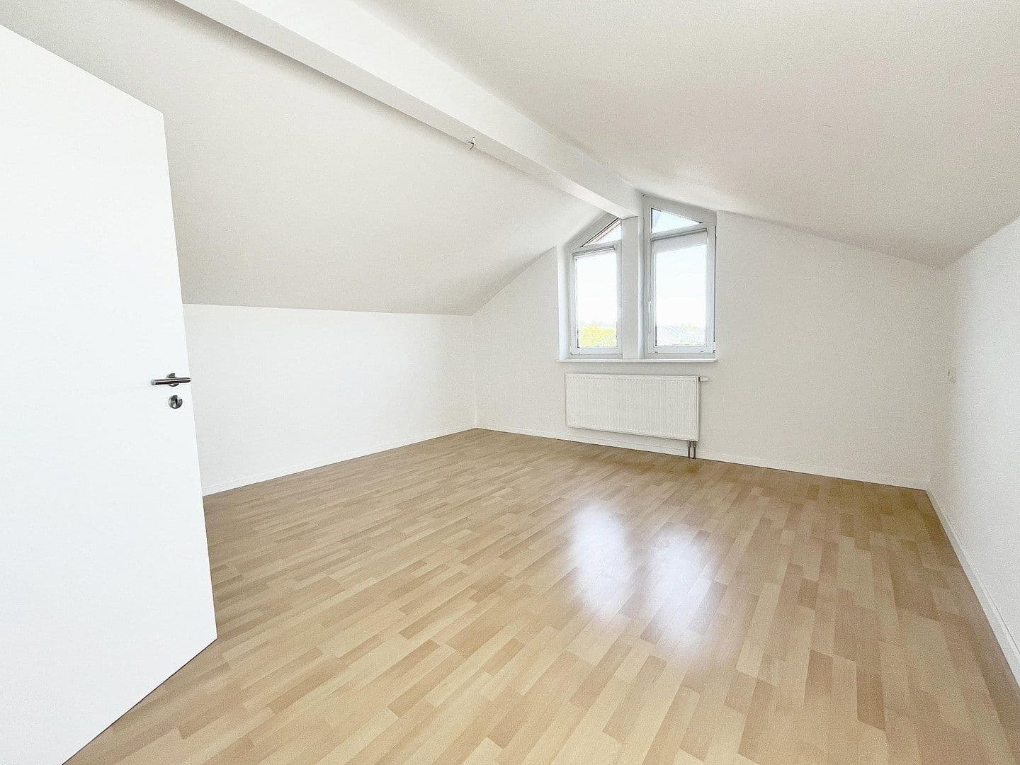 2 bedroom with open-plan kitchen flat to rent, 103 m², Pforzheim, Baden-Württemberg 2 bedroom with open-plan kitchen flat to rent, 103 m², Pforzheim, Baden-Württemberg