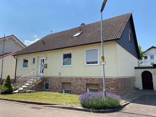 3 bedroom with open-plan kitchen flat to rent, 130 m², Bretten, Baden-Württemberg 3 bedroom with open-plan kitchen flat to rent, 130 m², Bretten, Baden-Württemberg
