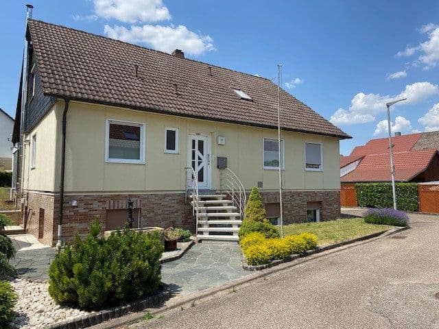3 bedroom with open-plan kitchen flat to rent, 130 m², Bretten, Baden-Württemberg 3 bedroom with open-plan kitchen flat to rent, 130 m², Bretten, Baden-Württemberg