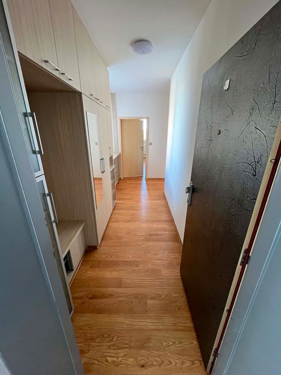 2 bedroom with open-plan kitchen flat to rent, 72 m², Čajkovského, Hodonín, Jihomoravský Region 2 bedroom with open-plan kitchen flat to rent, 72 m², Čajkovského, Hodonín, Jihomoravský Region