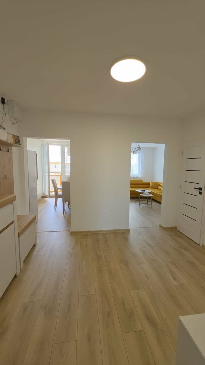 3 bedroom flat to rent, 64 m², A. Bednára, Prievidza, Trenčiansky Region 3 bedroom flat to rent, 64 m², A. Bednára, Prievidza, Trenčiansky Region