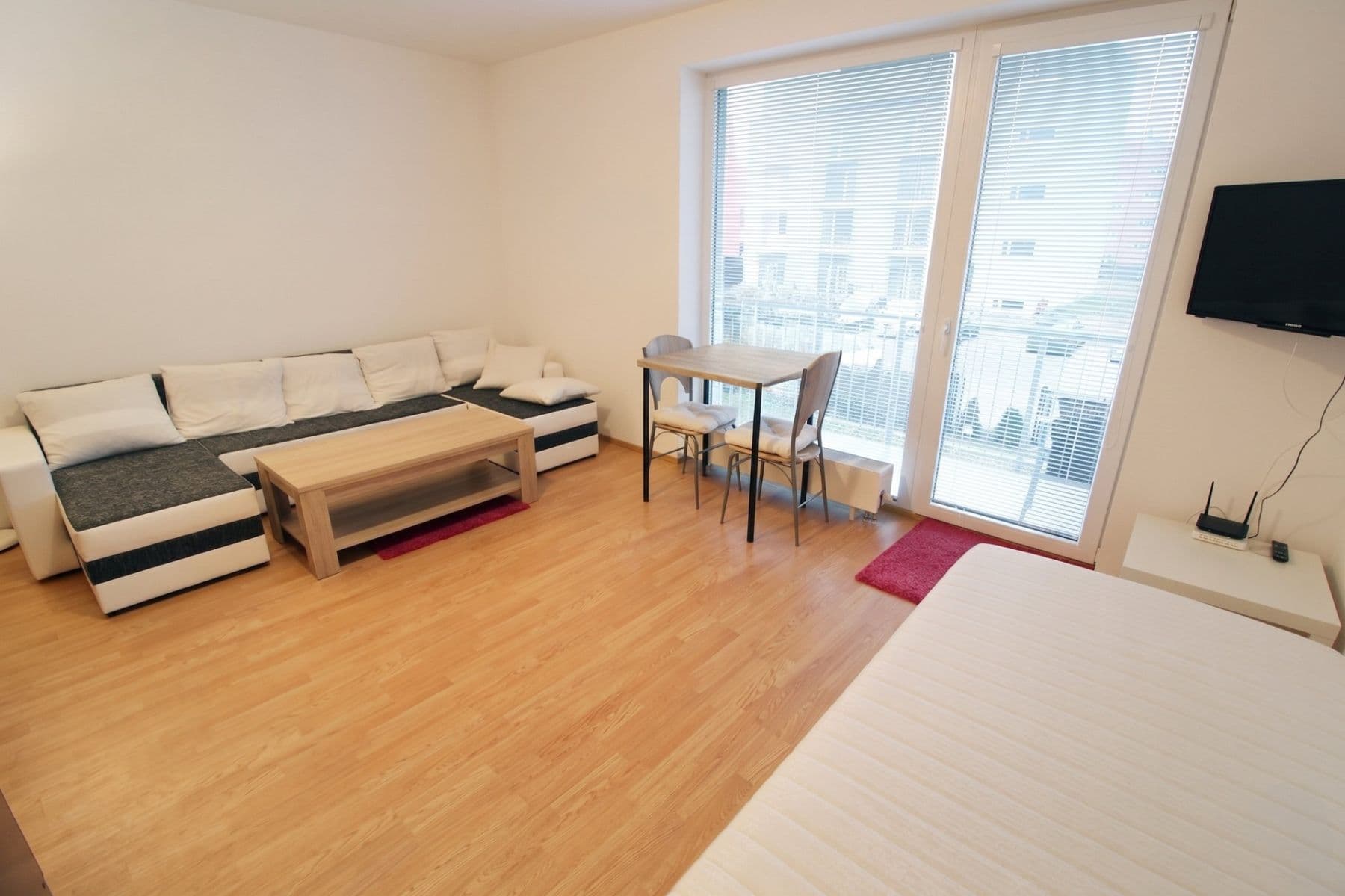 Studio flat to rent, 32 m², Ječná, Hostivice, Středočeský Region Studio flat to rent, 32 m², Ječná, Hostivice, Středočeský Region