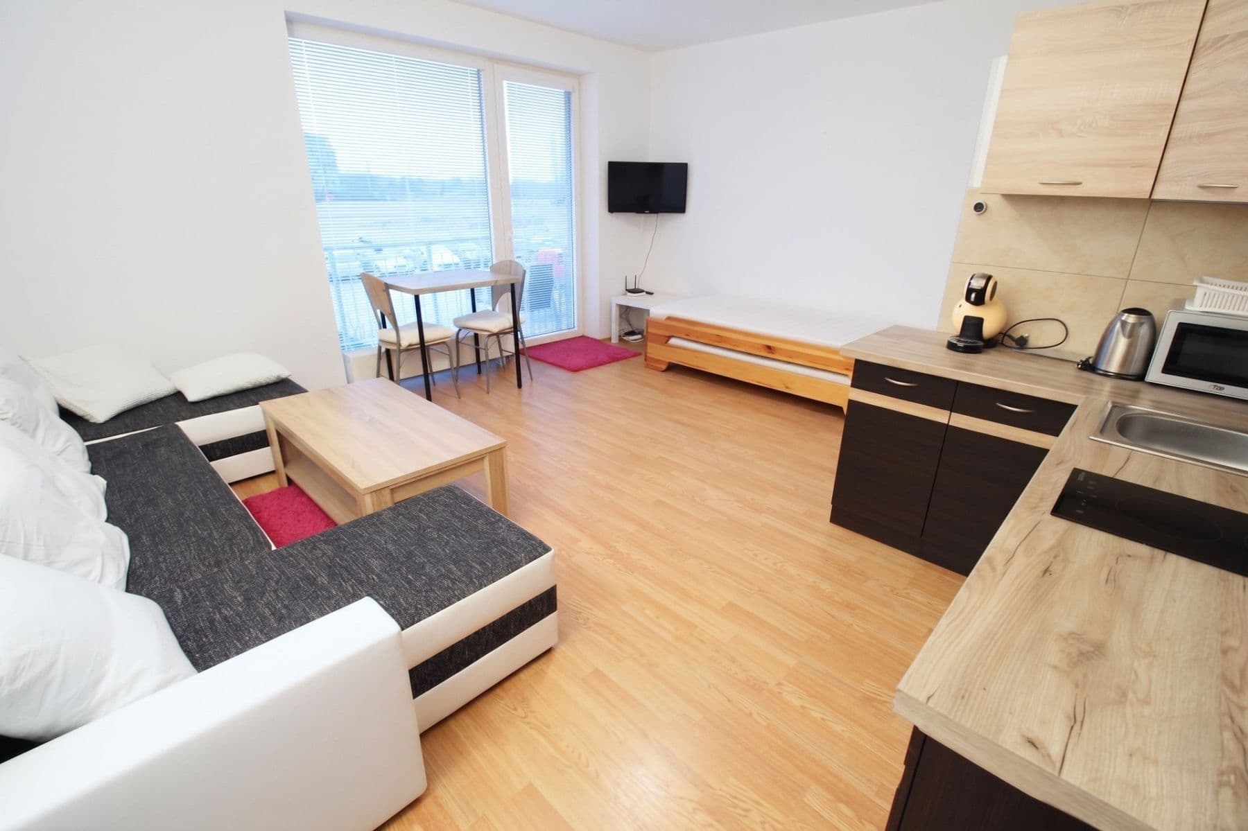 Studio flat to rent, 32 m², Ječná, Hostivice, Středočeský Region Studio flat to rent, 32 m², Ječná, Hostivice, Středočeský Region