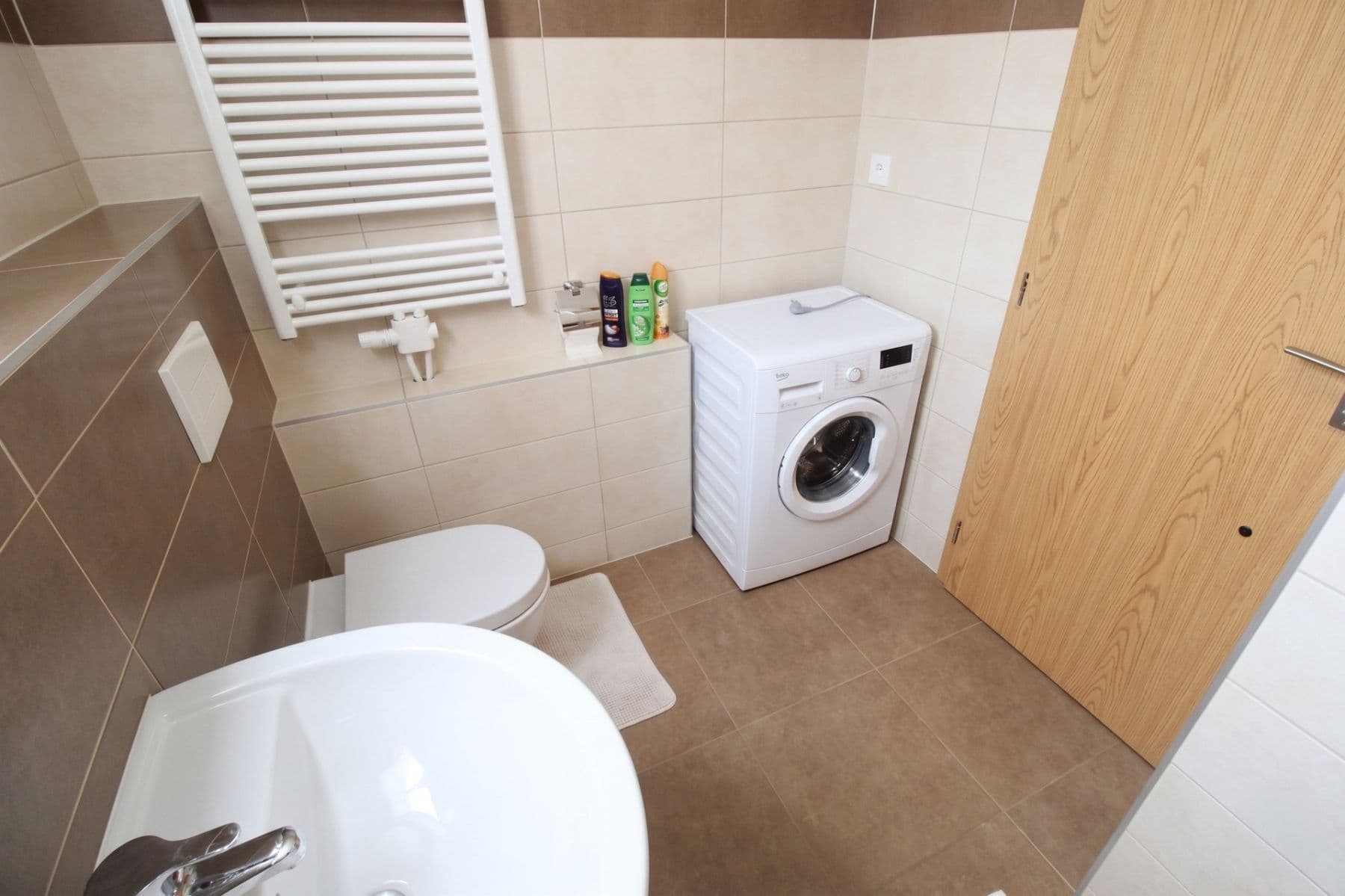 Studio flat to rent, 32 m², Ječná, Hostivice, Středočeský Region Studio flat to rent, 32 m², Ječná, Hostivice, Středočeský Region