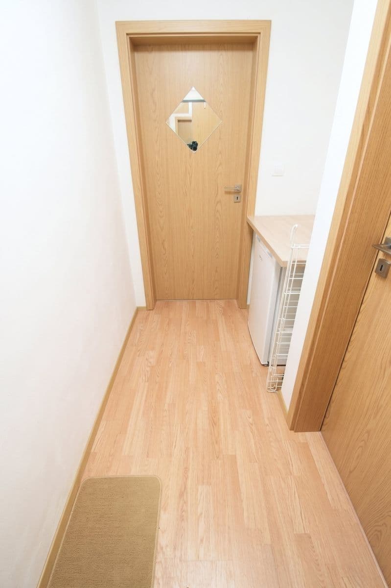Studio flat to rent, 32 m², Ječná, Hostivice, Středočeský Region Studio flat to rent, 32 m², Ječná, Hostivice, Středočeský Region