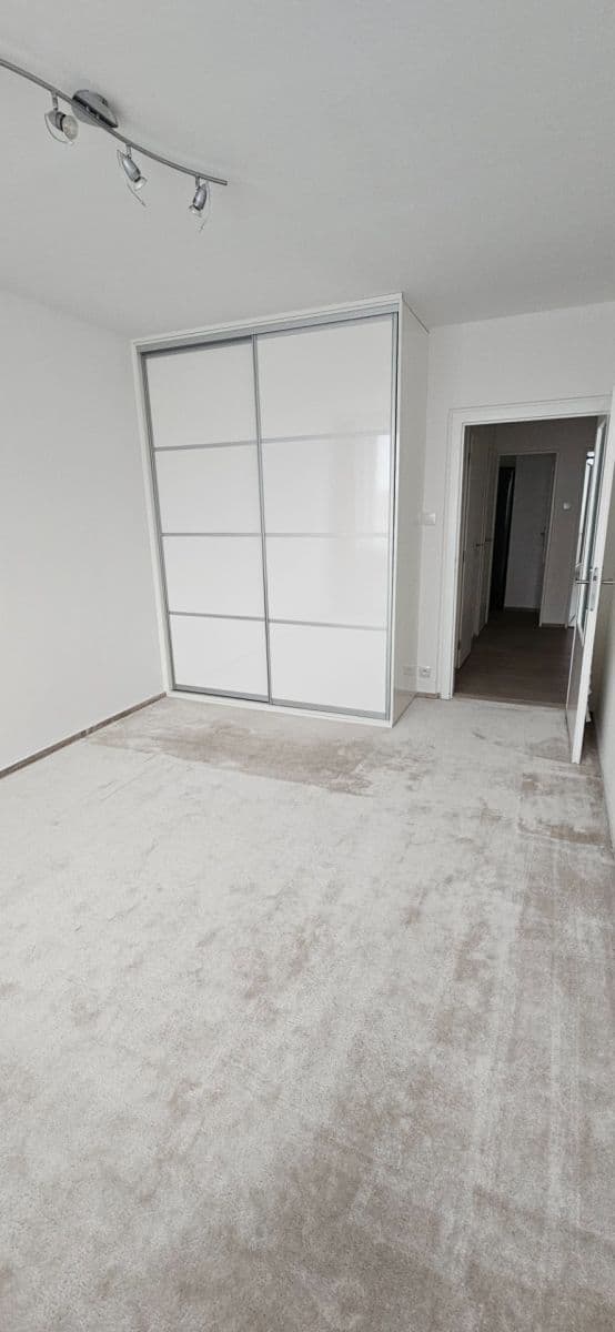 3 bedroom flat to rent, 78 m², Krouzova, Prague, Prague 3 bedroom flat to rent, 78 m², Krouzova, Prague, Prague