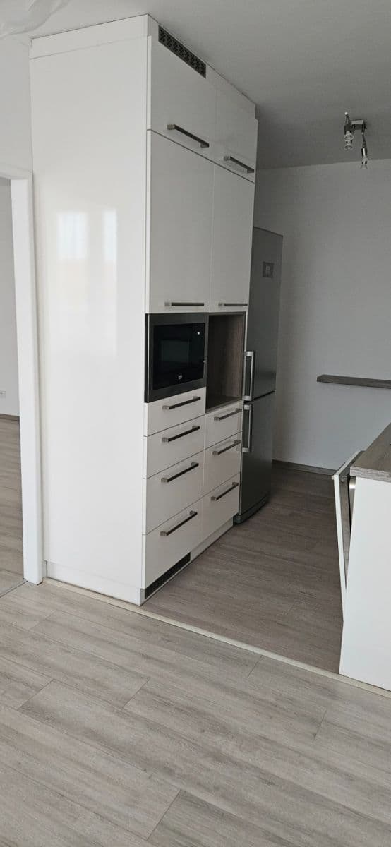 3 bedroom flat to rent, 78 m², Krouzova, Prague, Prague 3 bedroom flat to rent, 78 m², Krouzova, Prague, Prague