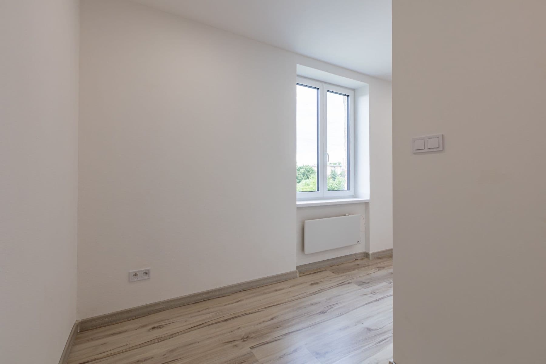 Studio flat for sale, 35 m², Růženy Svobodové, Znojmo, Jihomoravský Region Studio flat for sale, 35 m², Růženy Svobodové, Znojmo, Jihomoravský Region