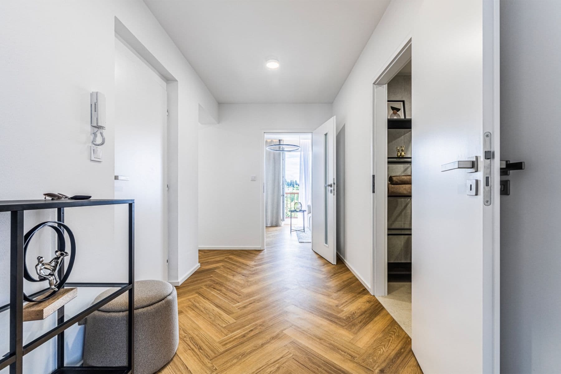 3 bedroom with open-plan kitchen flat for sale, 80 m², Hrusická, Prague, Prague 3 bedroom with open-plan kitchen flat for sale, 80 m², Hrusická, Prague, Prague