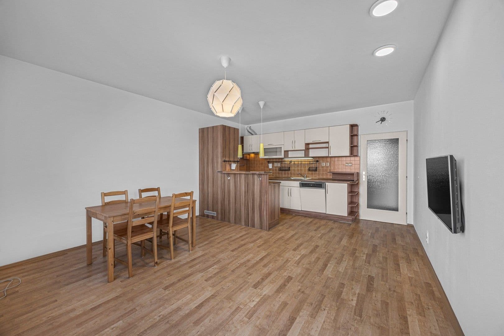 1 bedroom with open-plan kitchen flat to rent, 56 m², K Netlukám, Prague, Prague 1 bedroom with open-plan kitchen flat to rent, 56 m², K Netlukám, Prague, Prague