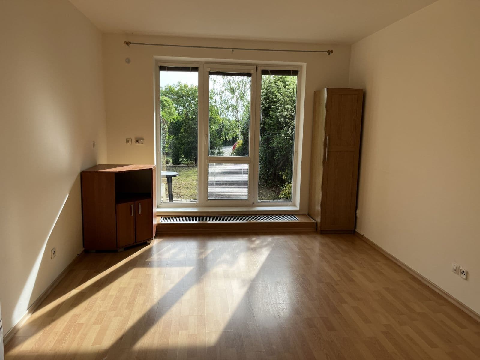 Studio flat to rent, 38 m², Wiesenthalova, Prague, Prague Studio flat to rent, 38 m², Wiesenthalova, Prague, Prague