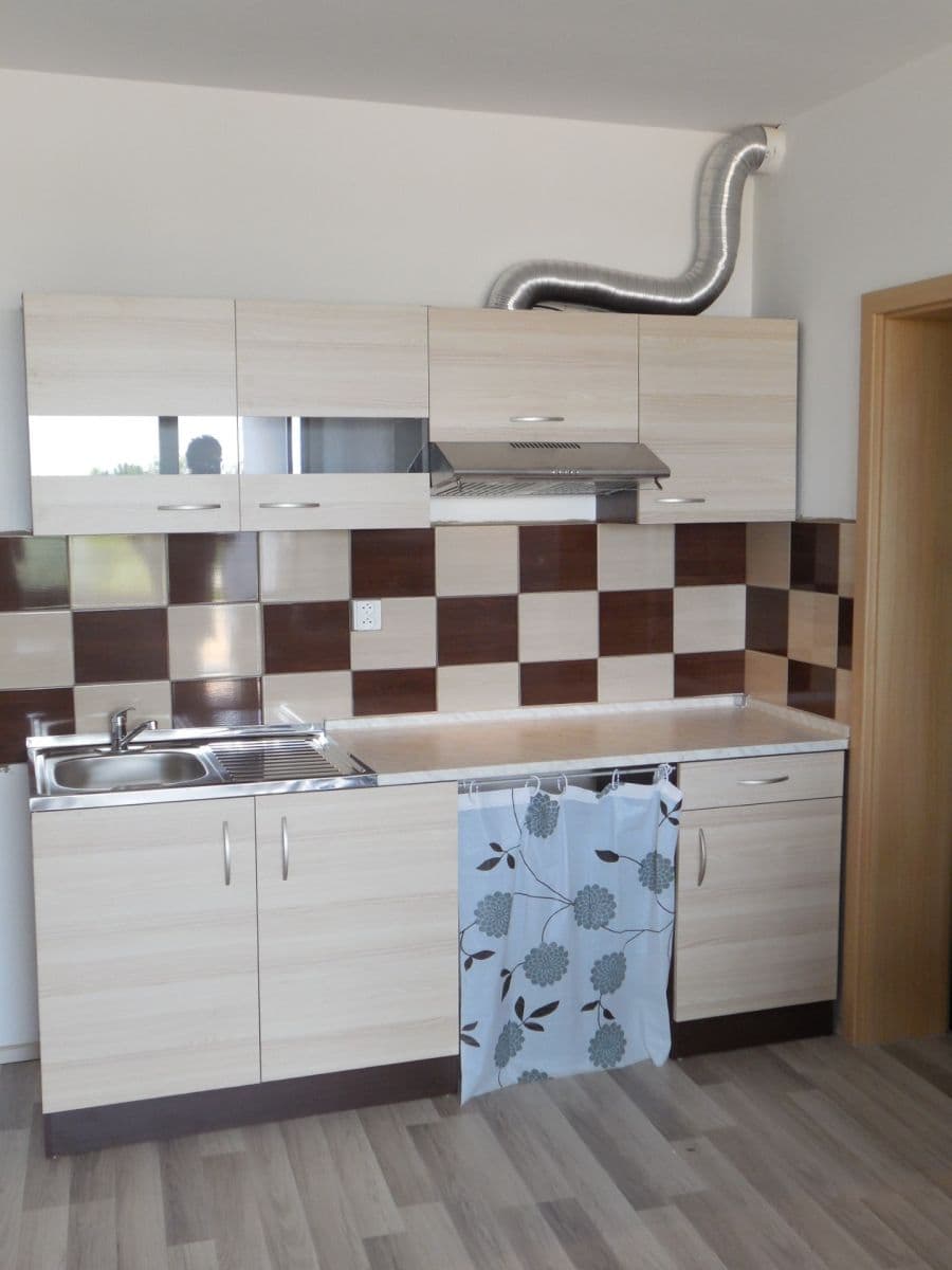 Studio flat to rent, 32 m², Jabloňová, Moravany, Jihomoravský Region Studio flat to rent, 32 m², Jabloňová, Moravany, Jihomoravský Region