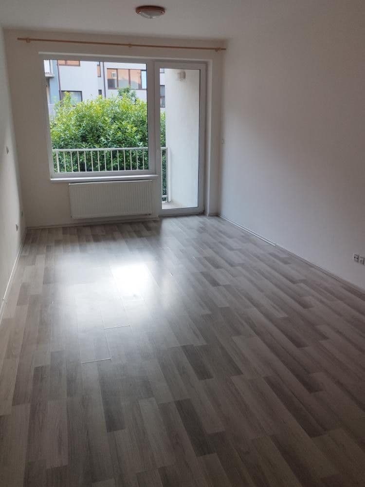 Studio flat to rent, 32 m², Jabloňová, Moravany, Jihomoravský Region Studio flat to rent, 32 m², Jabloňová, Moravany, Jihomoravský Region