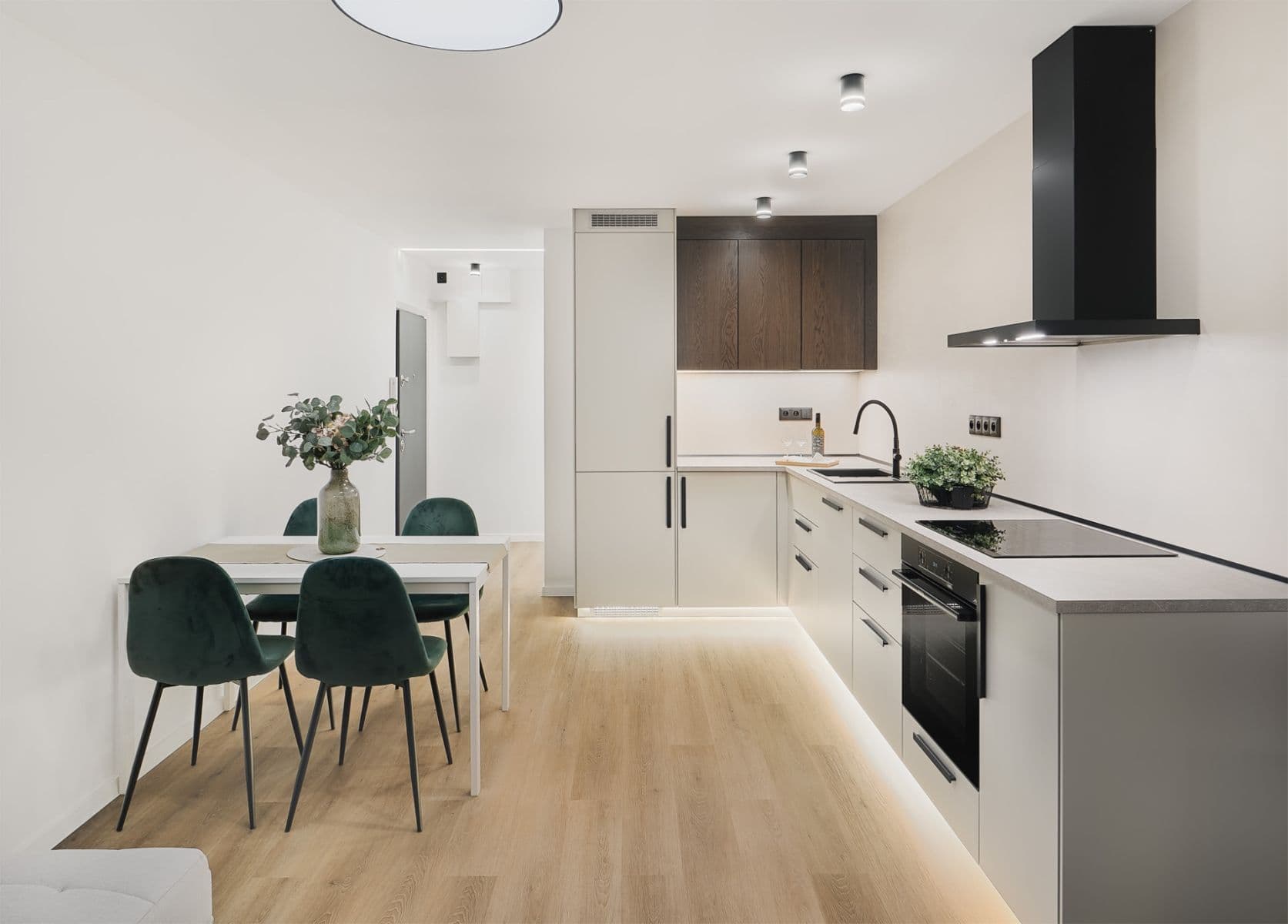 3 bedroom with open-plan kitchen flat for sale, 76 m², Chmelová, Prague, Prague 3 bedroom with open-plan kitchen flat for sale, 76 m², Chmelová, Prague, Prague