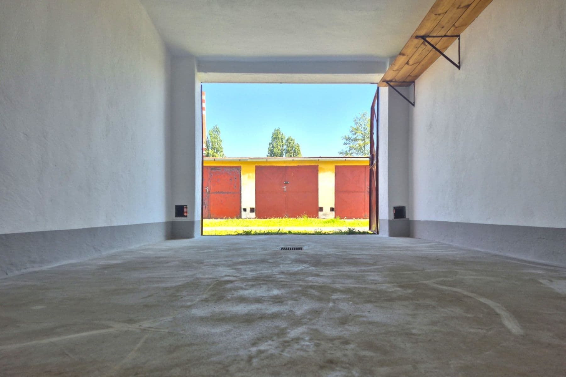 garage to rent, 20 m², Františkovy Lázně, Karlovarský Region garage to rent, 20 m², Františkovy Lázně, Karlovarský Region
