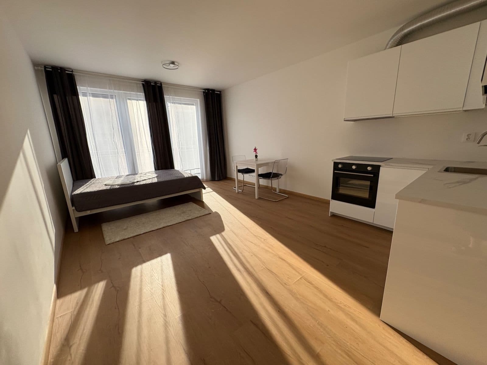 Studio flat to rent, 39 m², Gerstelova, Prague, Prague Studio flat to rent, 39 m², Gerstelova, Prague, Prague