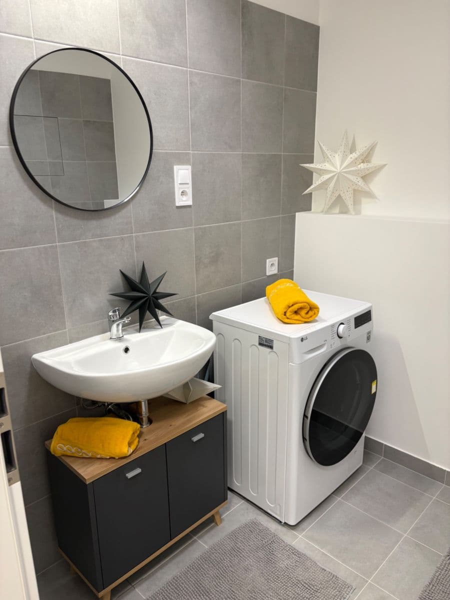 Studio flat to rent, 39 m², Gerstelova, Prague, Prague Studio flat to rent, 39 m², Gerstelova, Prague, Prague