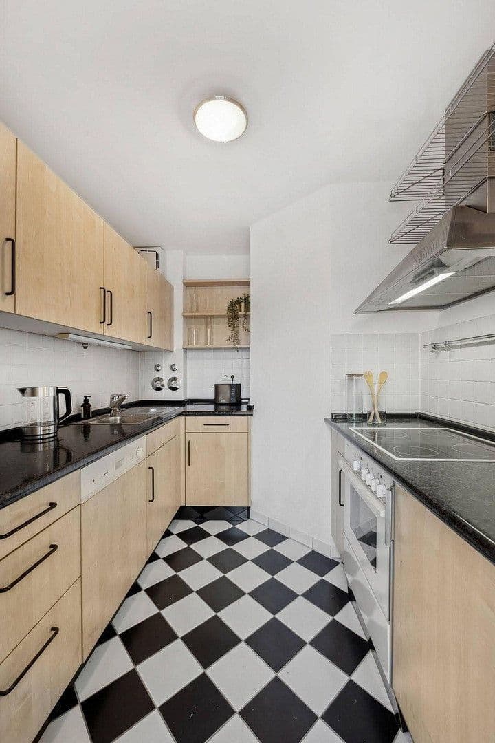 1 bedroom with open-plan kitchen flat to rent, 75 m², Axel-von-Ambesser-str. 9, München, Bavaria 1 bedroom with open-plan kitchen flat to rent, 75 m², Axel-von-Ambesser-str. 9, München, Bavaria