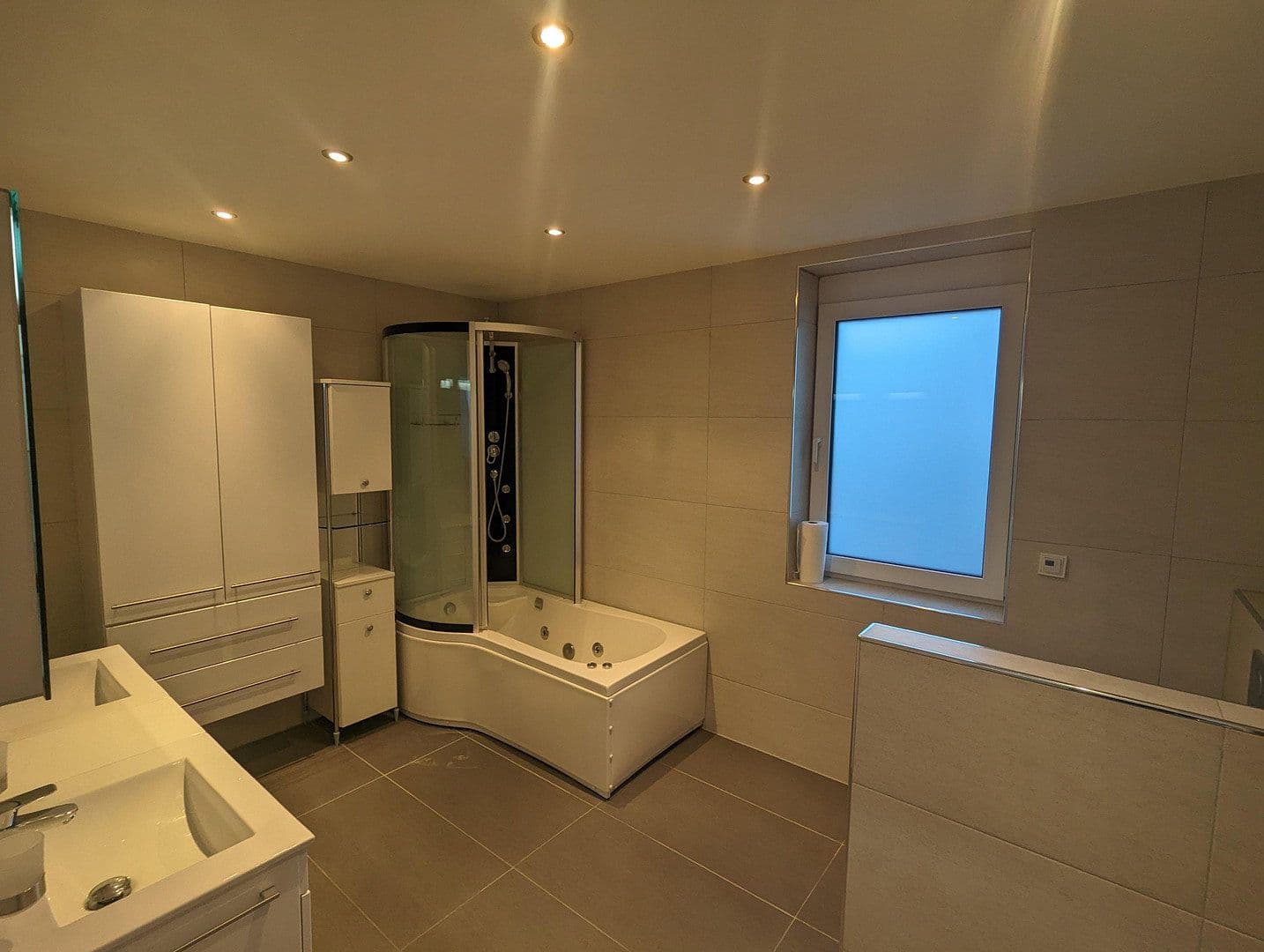 house to rent, 300 m², Dreieich, Hesse house to rent, 300 m², Dreieich, Hesse