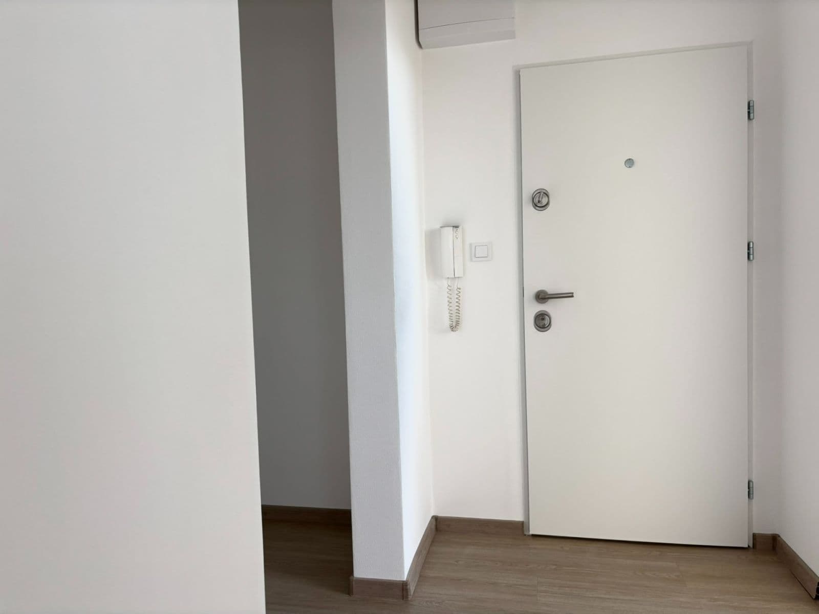 2 bedroom with open-plan kitchen flat for sale, 67 m², Chabařovická, Prague, Prague 2 bedroom with open-plan kitchen flat for sale, 67 m², Chabařovická, Prague, Prague