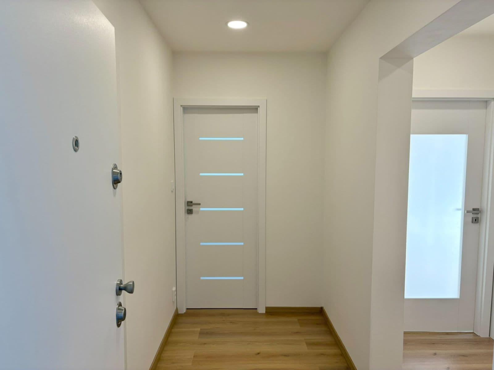 2 bedroom with open-plan kitchen flat for sale, 67 m², Chabařovická, Prague, Prague 2 bedroom with open-plan kitchen flat for sale, 67 m², Chabařovická, Prague, Prague
