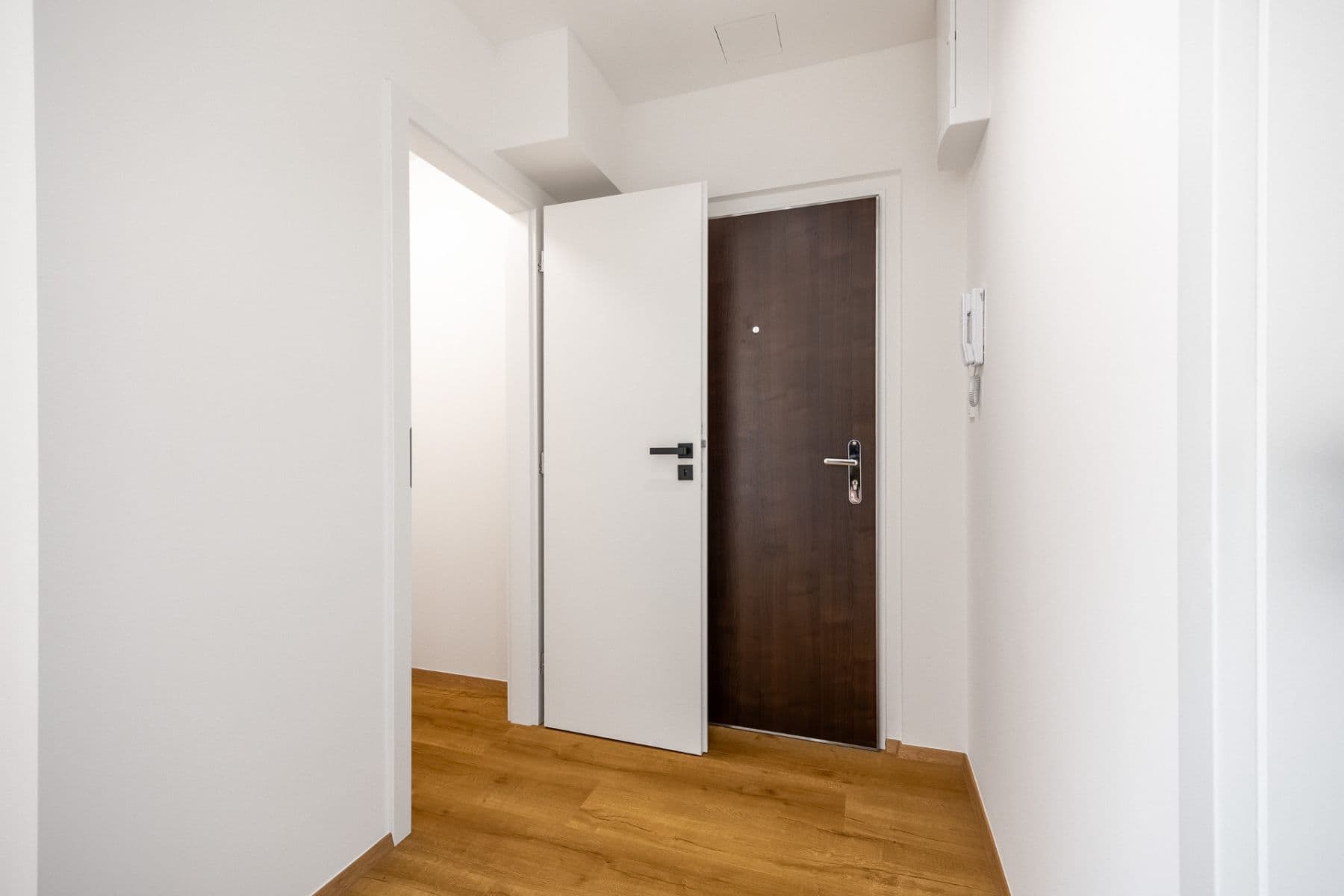 2 bedroom with open-plan kitchen flat for sale, 79 m², Roháčova, Prague, Prague 2 bedroom with open-plan kitchen flat for sale, 79 m², Roháčova, Prague, Prague