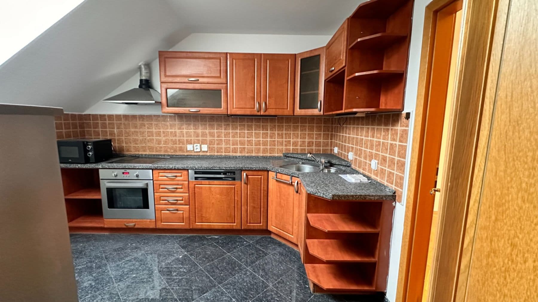 2 bedroom flat to rent, 76 m², Sabinova, Prague, Prague 2 bedroom flat to rent, 76 m², Sabinova, Prague, Prague