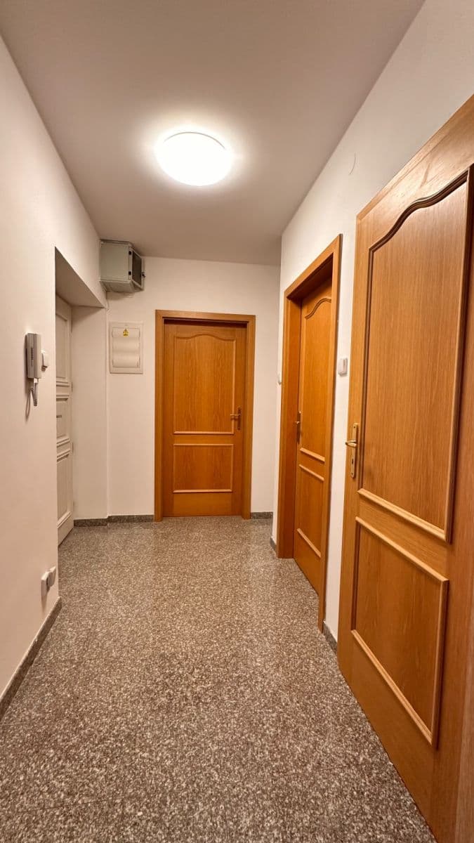 2 bedroom flat to rent, 76 m², Sabinova, Prague, Prague 2 bedroom flat to rent, 76 m², Sabinova, Prague, Prague