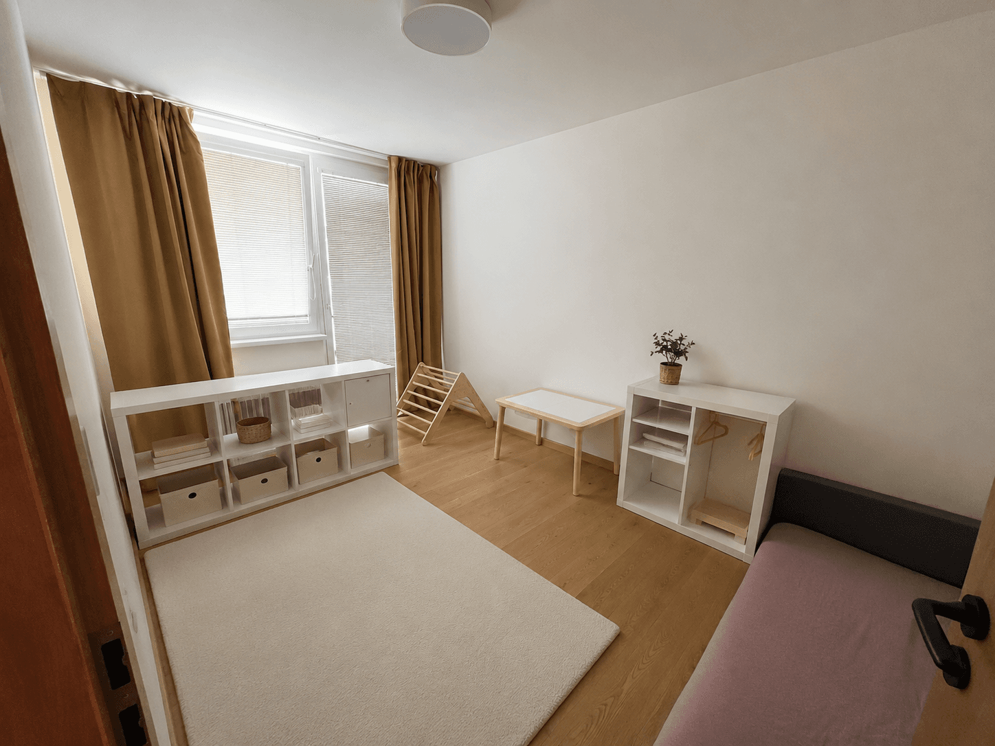 2 bedroom with open-plan kitchen flat to rent, 96 m², Vodnická, Prague, Prague 2 bedroom with open-plan kitchen flat to rent, 96 m², Vodnická, Prague, Prague