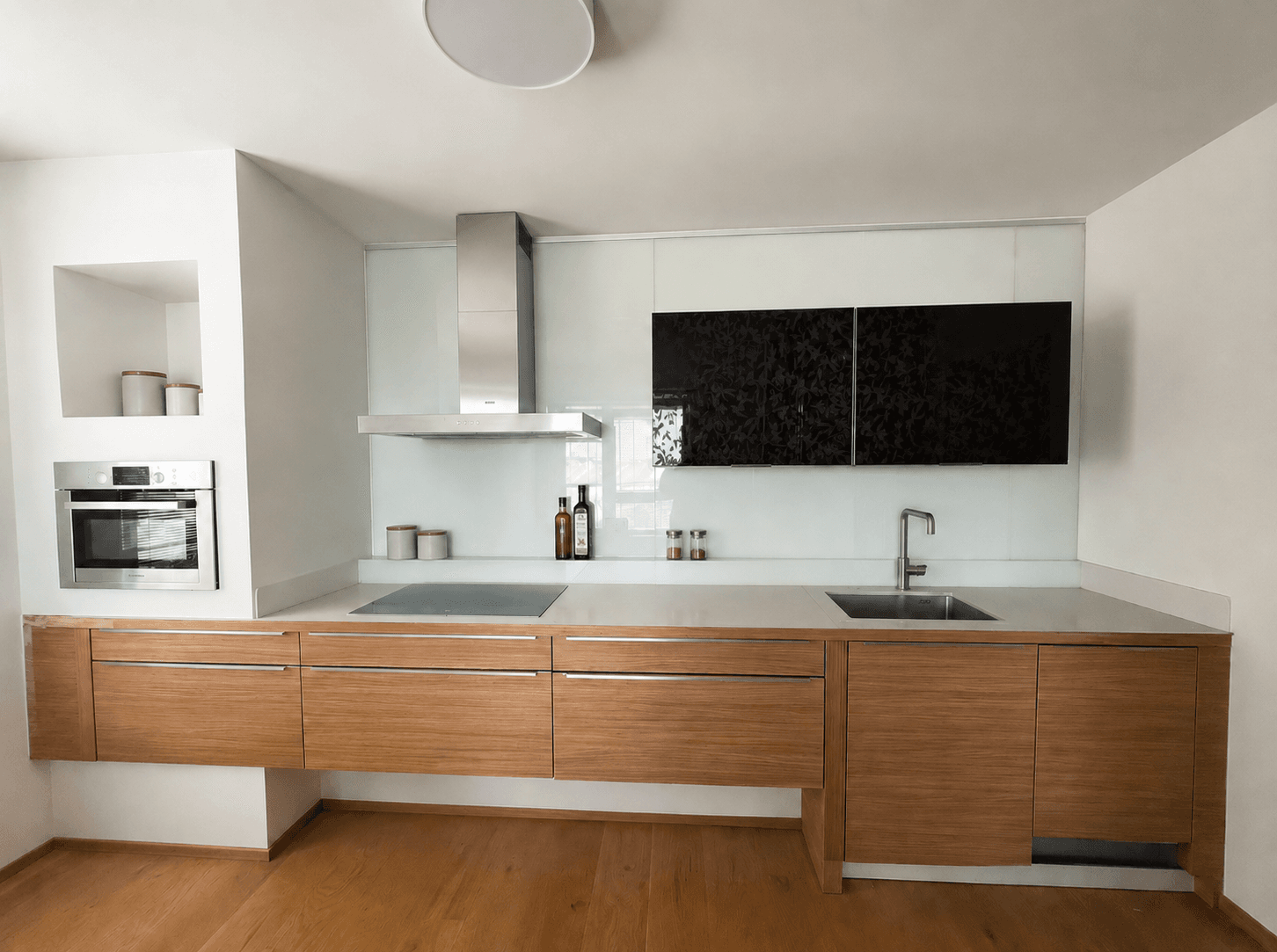 2 bedroom with open-plan kitchen flat to rent, 96 m², Vodnická, Prague, Prague 2 bedroom with open-plan kitchen flat to rent, 96 m², Vodnická, Prague, Prague