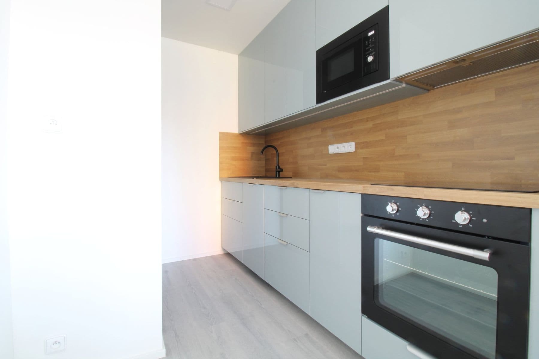 2 bedroom with open-plan kitchen flat to rent, 56 m², Řešovská, Prague, Prague 2 bedroom with open-plan kitchen flat to rent, 56 m², Řešovská, Prague, Prague