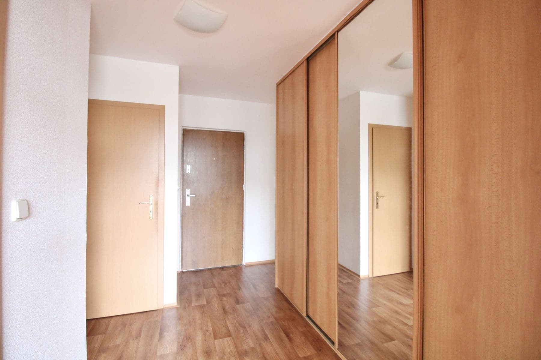 1 bedroom with open-plan kitchen flat to rent, 44 m², Pod Vrchem, Mělník, Středočeský Region 1 bedroom with open-plan kitchen flat to rent, 44 m², Pod Vrchem, Mělník, Středočeský Region